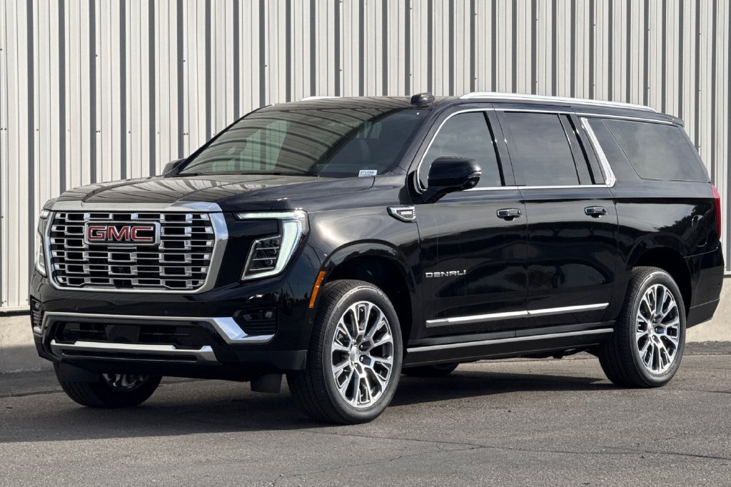 New 2026 GMC Yukon XL Denali w/ Denali Reserve Package RWD image 11