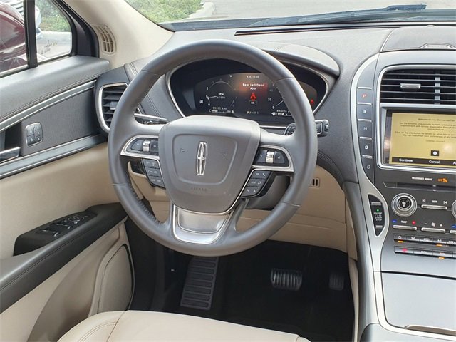 Used 2019 Lincoln Nautilus Select image 18