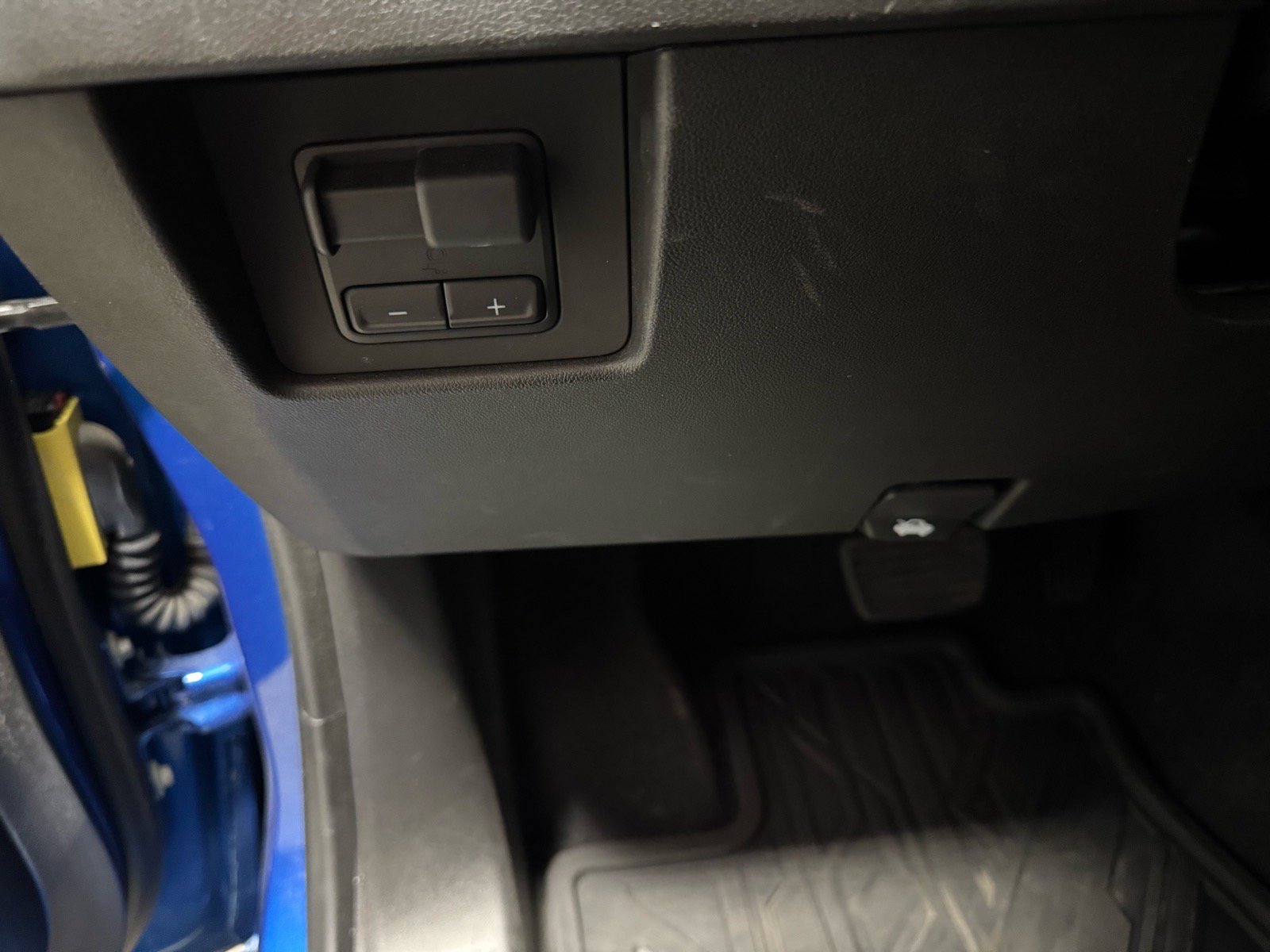 Used 2023 GMC Canyon AT4 w/ AT4 Premium Package AWD/4WD image 17