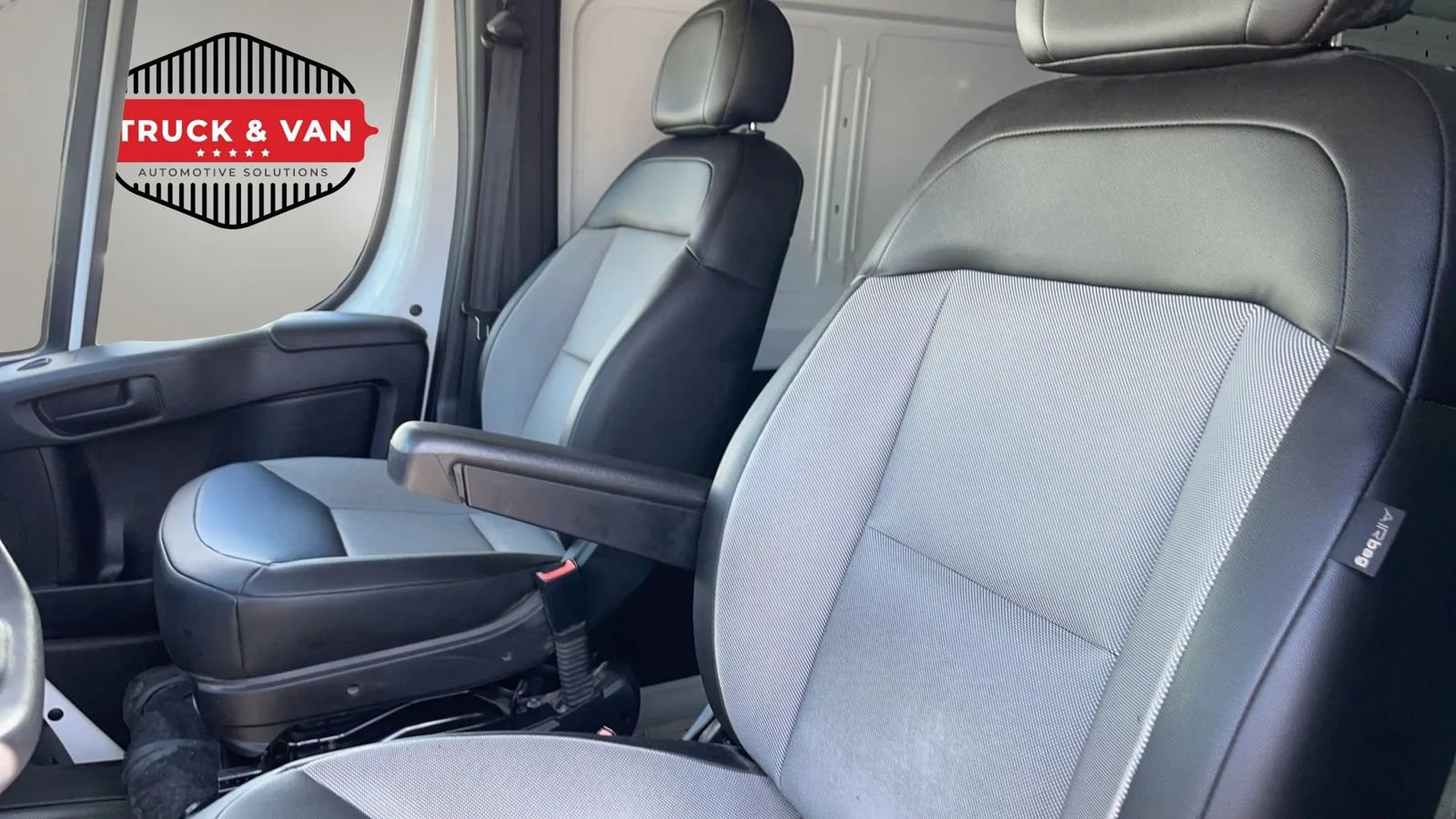 Used 2025 RAM ProMaster 3500 w/ Convenience Group FWD image 27