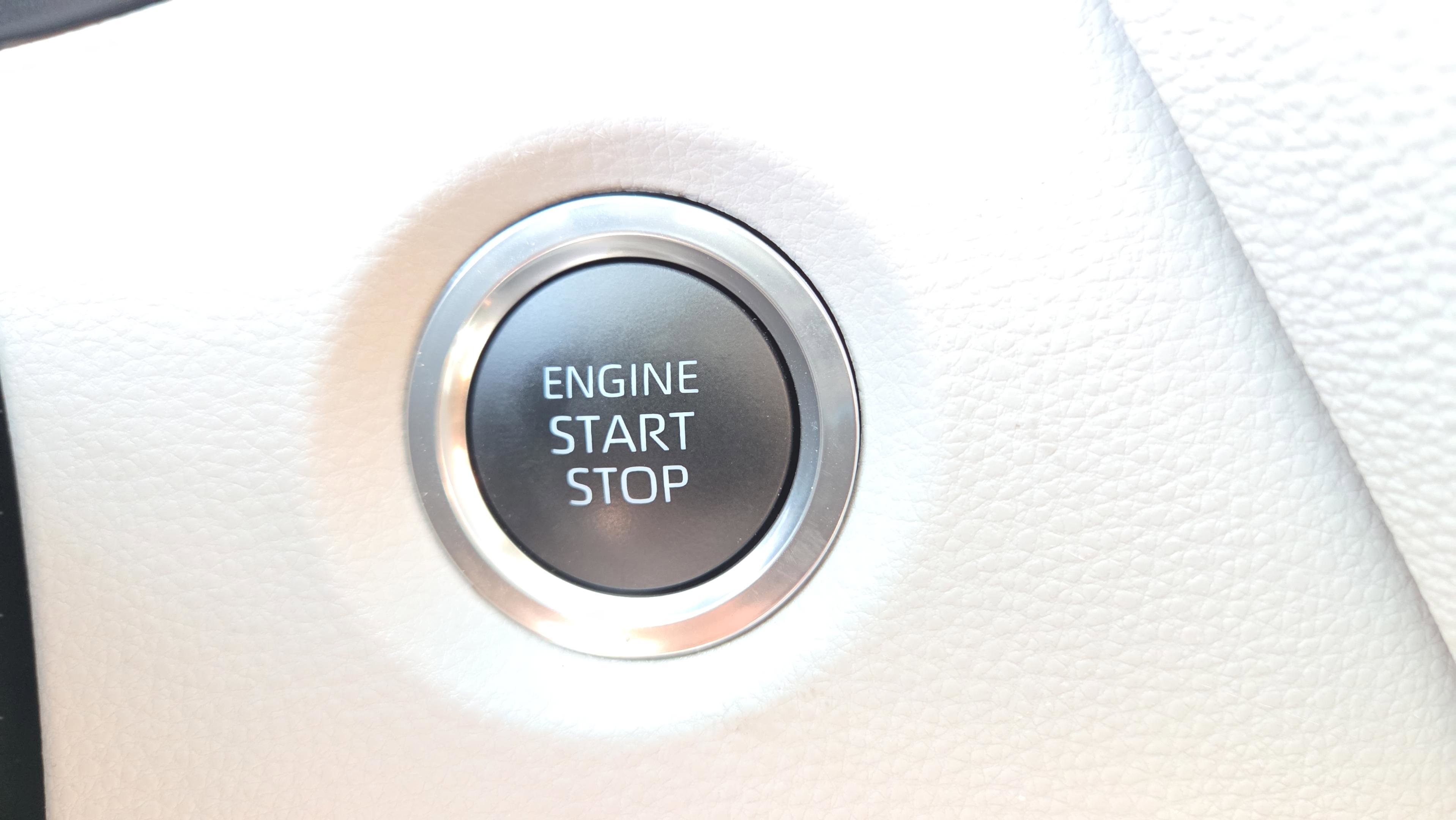 Used 2025 Toyota Corolla LE w/ Convenience Package image 26