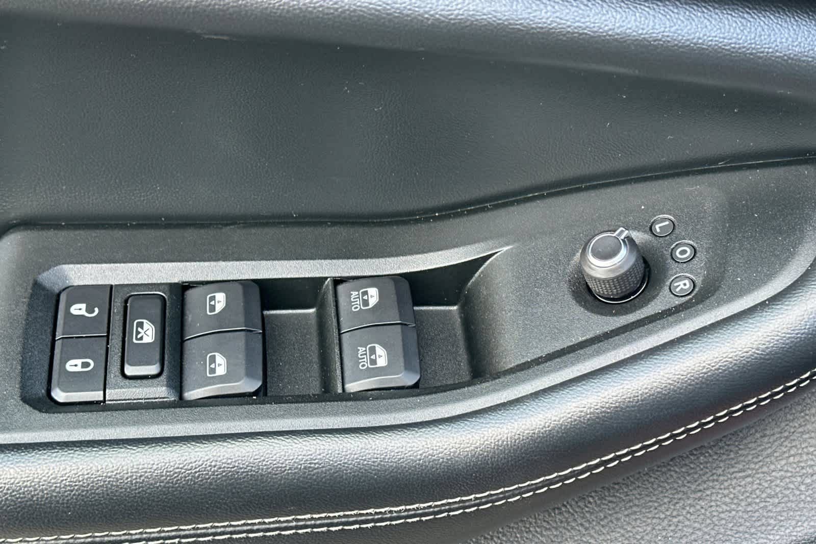 Used 2021 Jeep Grand Cherokee L Laredo RWD image 14