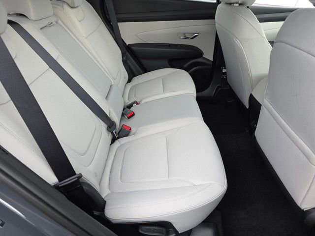 Certified 2025 Hyundai Tucson SE image 25
