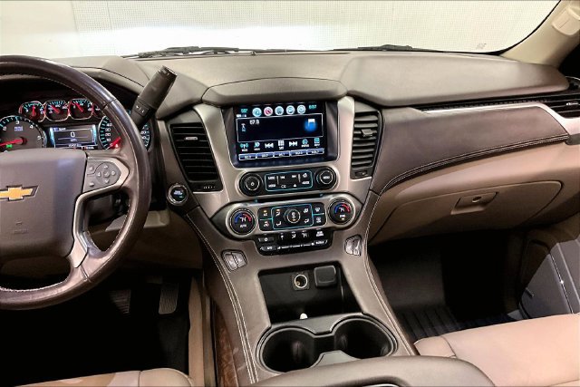 Used 2019 Chevrolet Tahoe LT w/ LT Signature Package AWD/4WD image 7
