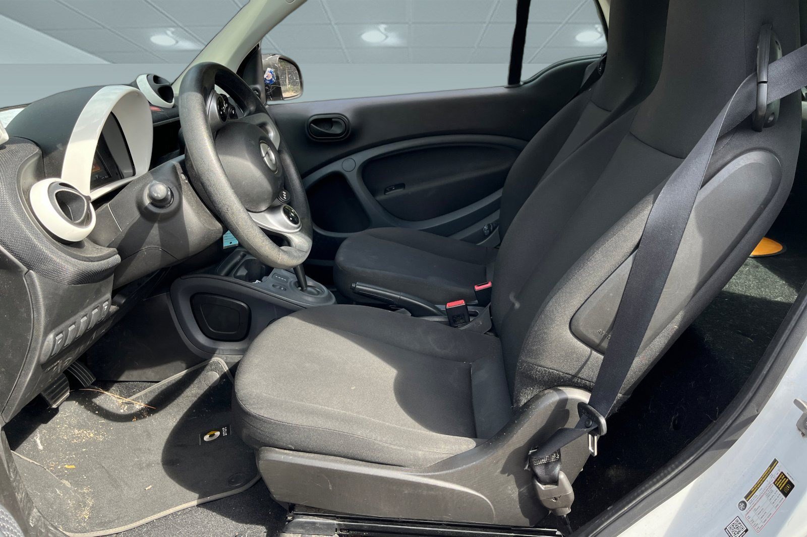 Used 2019 smart fortwo electric drive RWD image 3