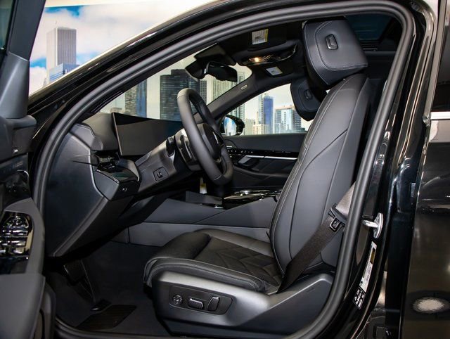 Used 2026 BMW 530i xDrive w/ Premium Package image 20