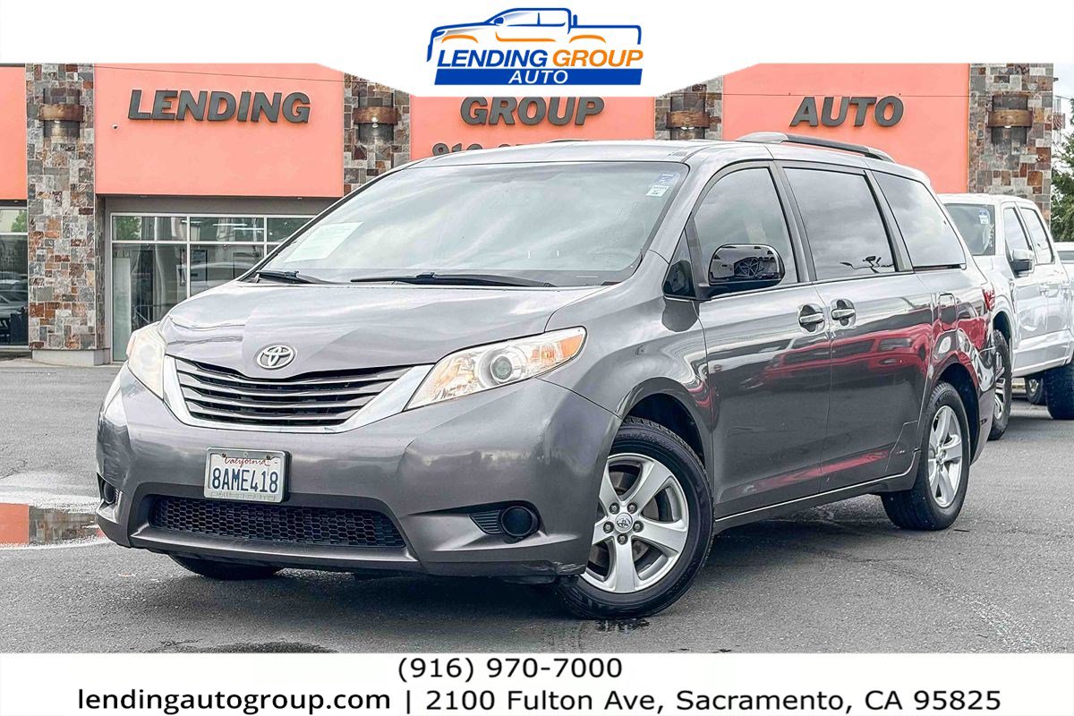 Used 2017 Toyota Sienna LE