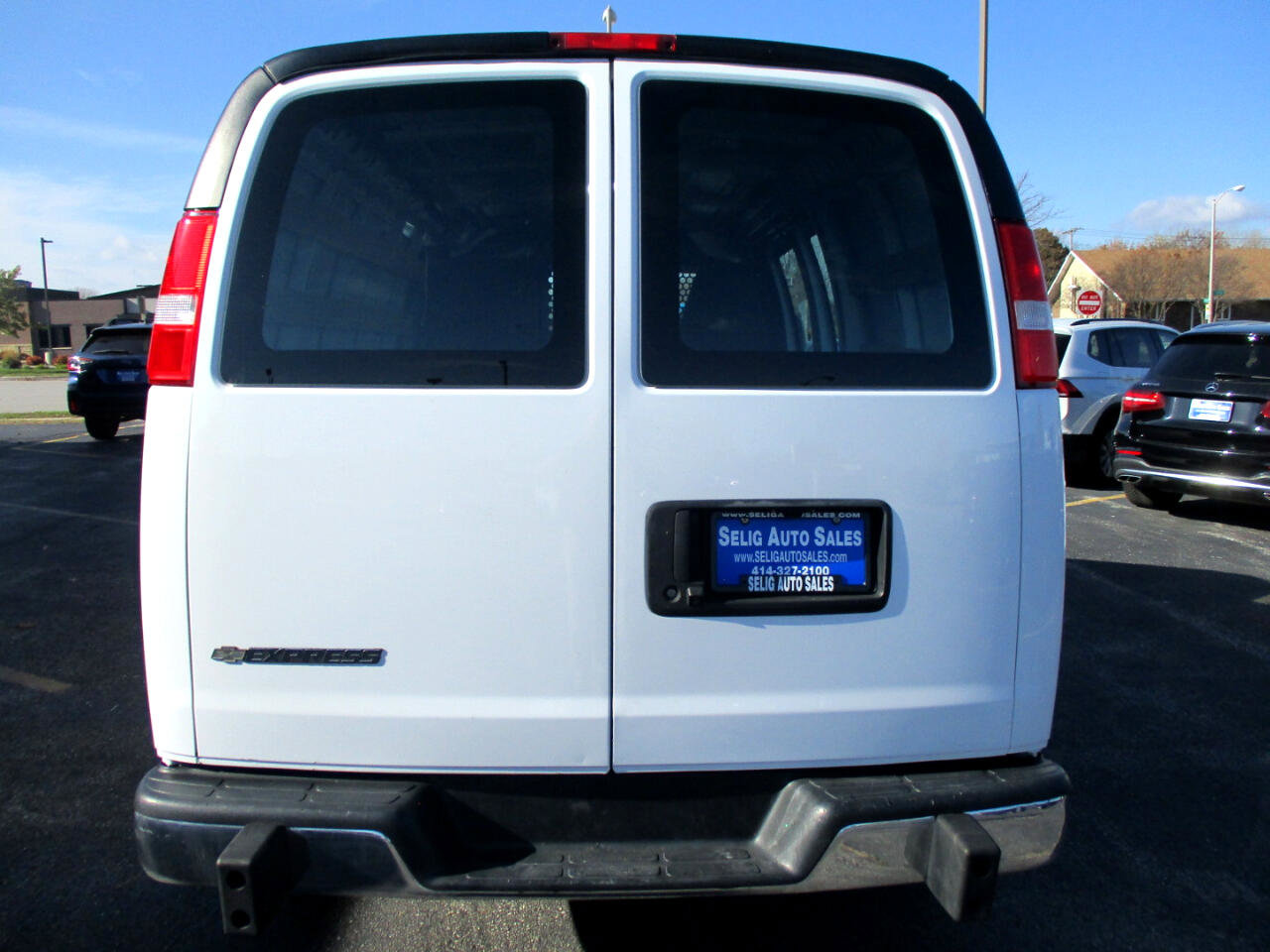 Used 2021 Chevrolet Express 2500 w/ Driver Convenience Package image 7