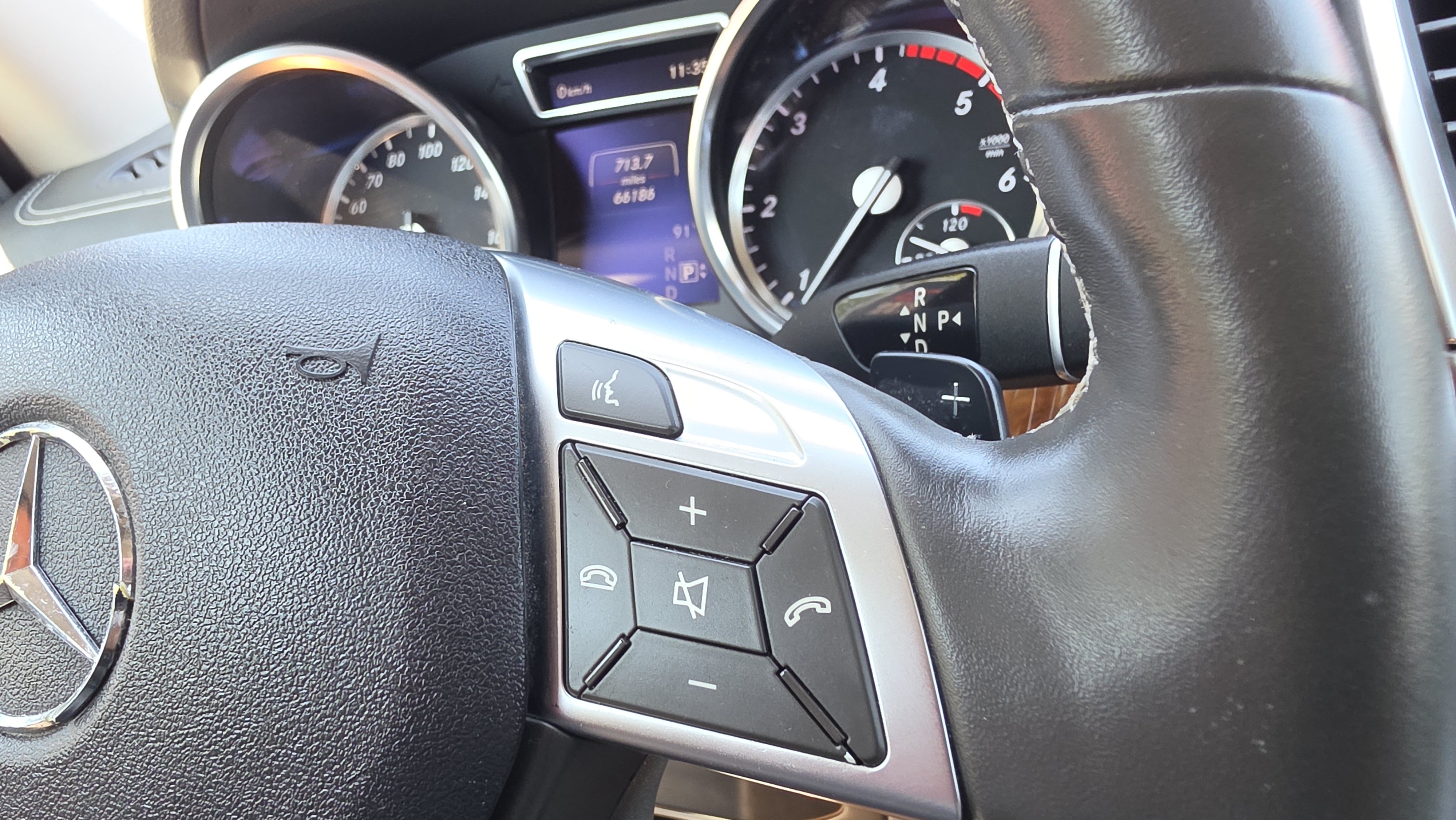 Used 2015 Mercedes-Benz GL 320 BlueTEC 4MATIC w/ Premium I Package image 48