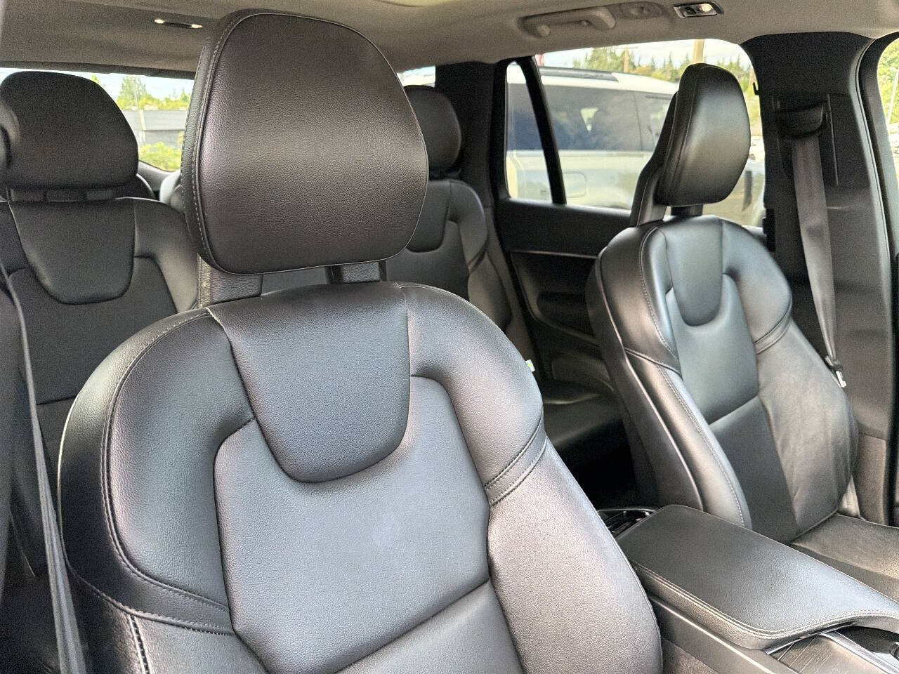Used 2020 Volvo XC90 T5 Momentum AWD/4WD image 19