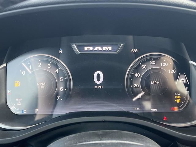 New 2026 RAM 1500 4x4 Crew Cab image 32