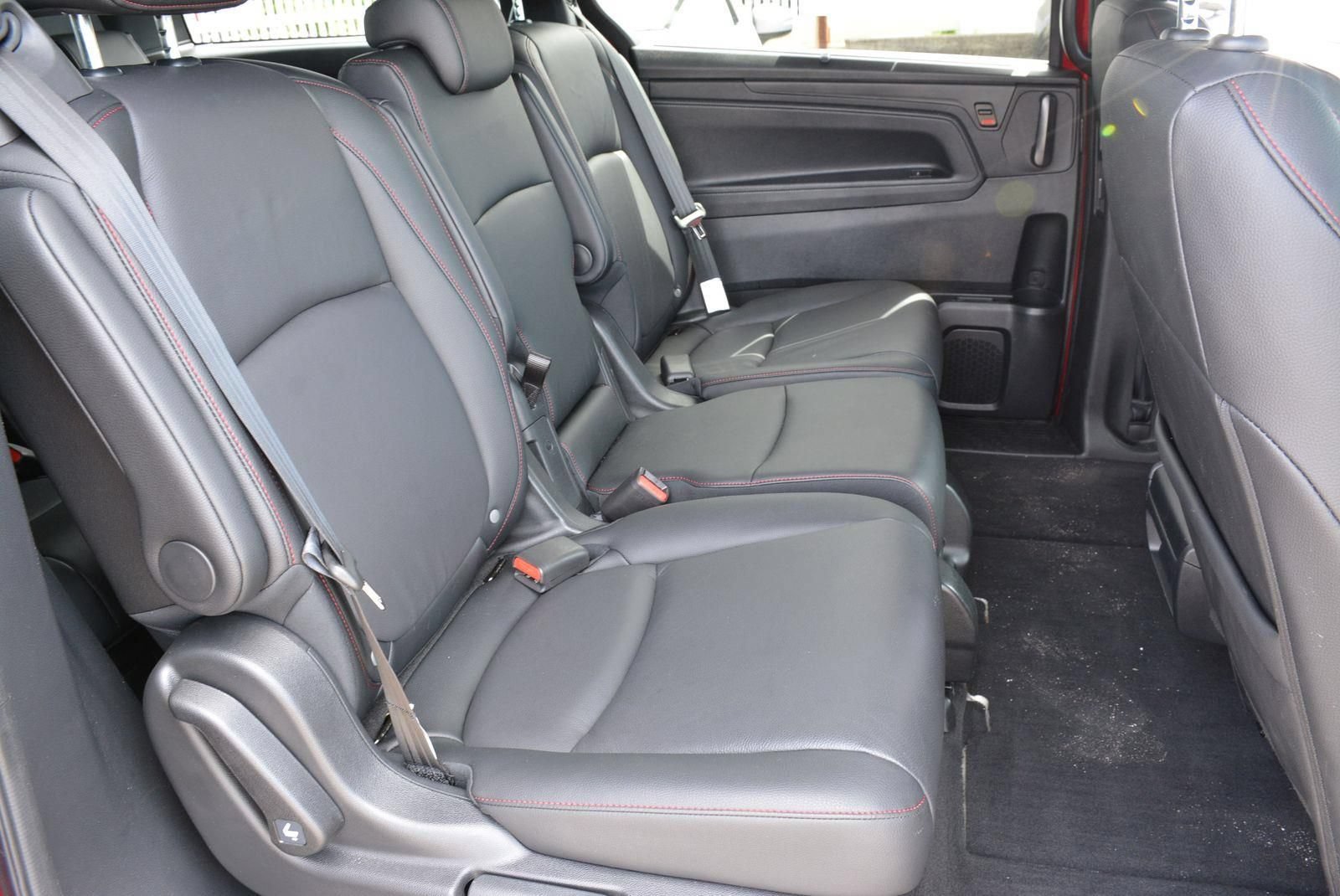 Used 2025 Honda Odyssey Sport-L image 17