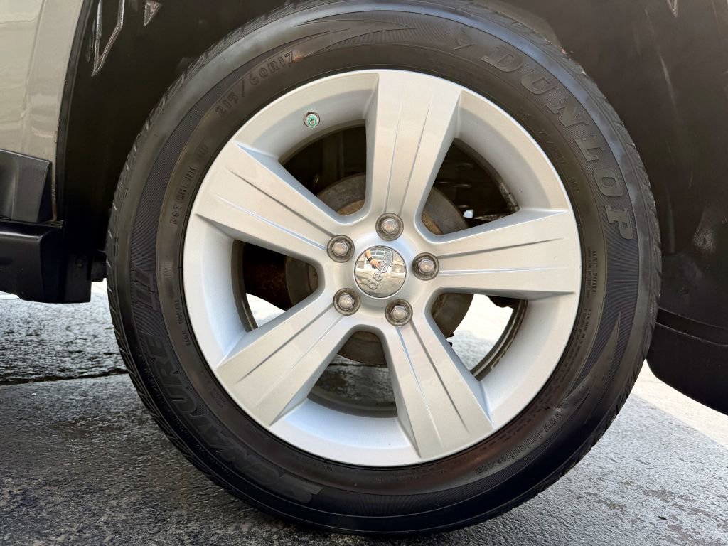 Used 2011 Jeep Compass Sport FWD image 21