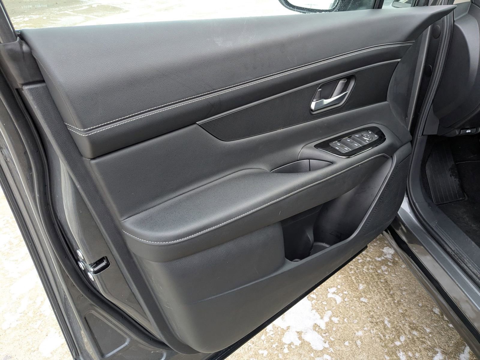 Used 2025 Nissan Murano SV image 23