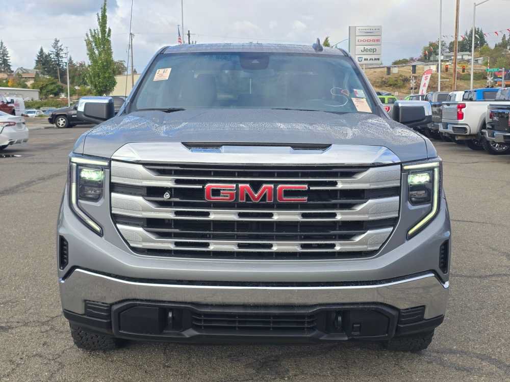 Used 2023 GMC Sierra 1500 SLE w/ Enhanced Capability Package AWD/4WD image 12