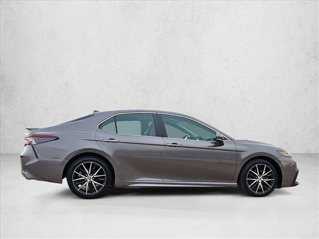 Used 2024 Toyota Camry SE w/ Cold Weather Package image 4