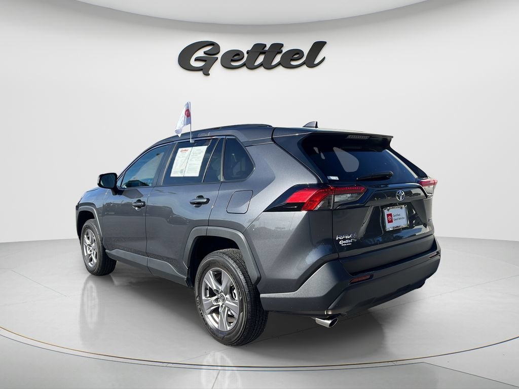 Used 2025 Toyota RAV4 XLE w/ Convenience Package FWD image 7