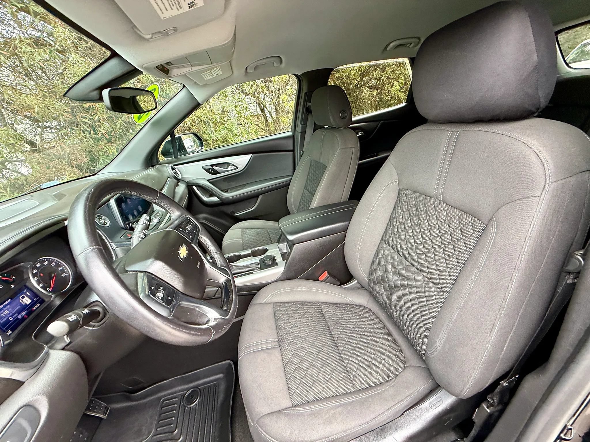 Used 2019 Chevrolet Blazer LT FWD image 2