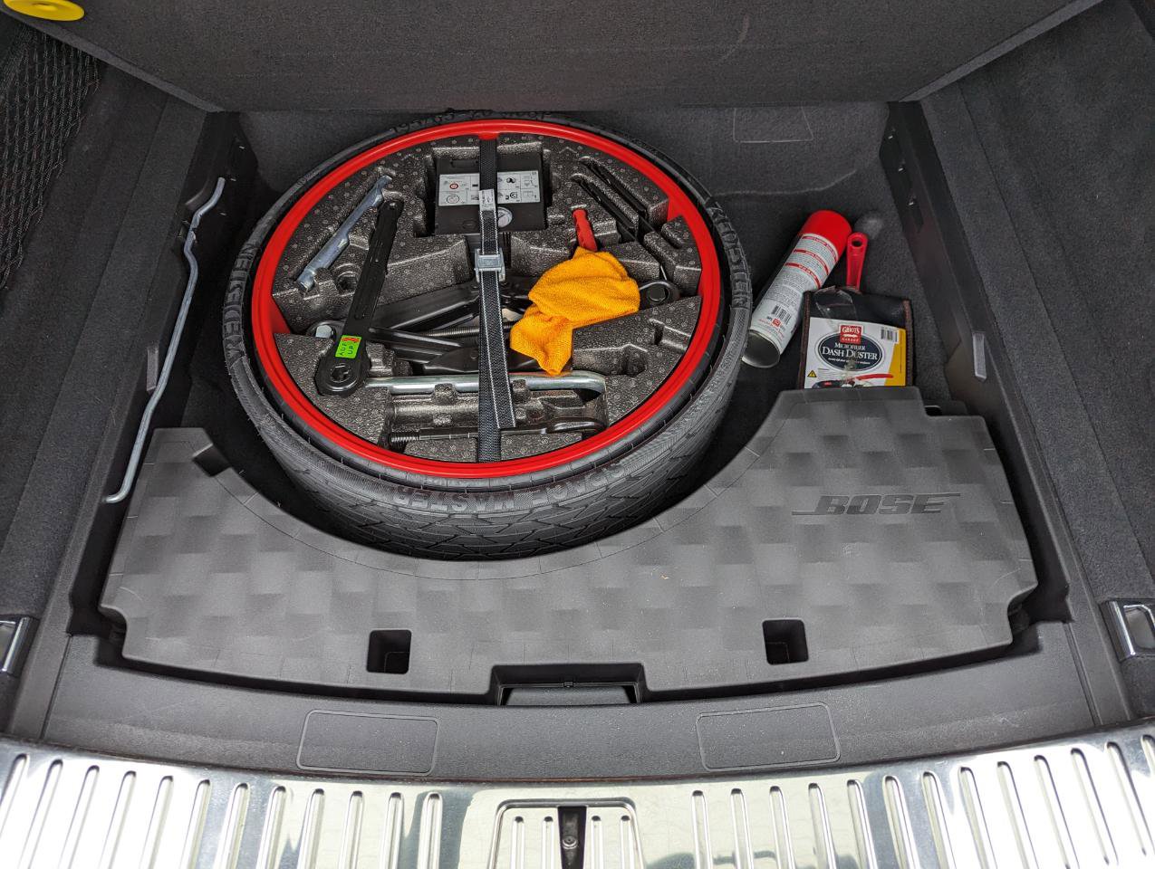 Used 2023 Porsche Cayenne Platinum Edition image 45