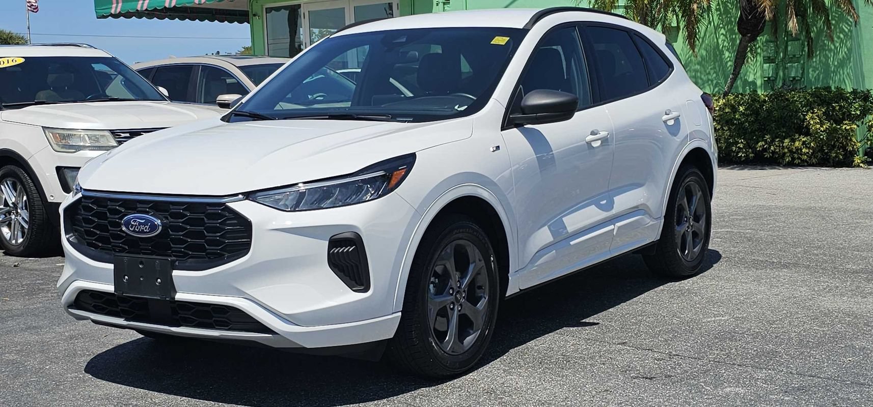 Used 2023 Ford Escape ST-Line AWD/4WD image 1
