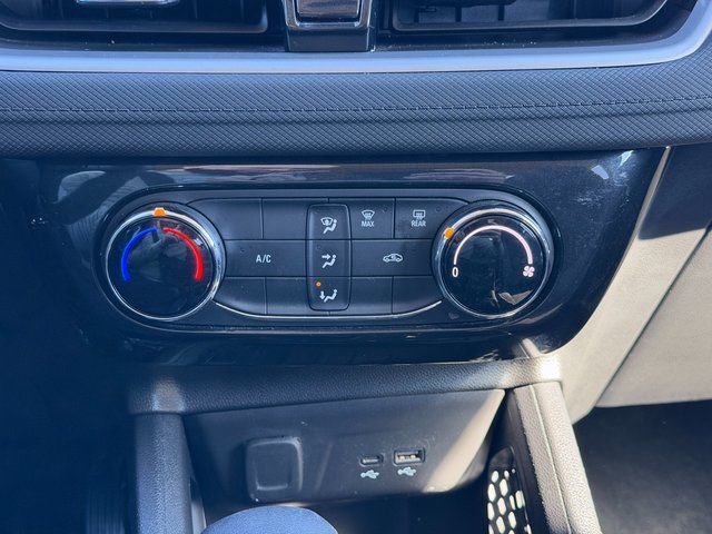 Used 2025 Chevrolet TrailBlazer LT AWD/4WD image 28