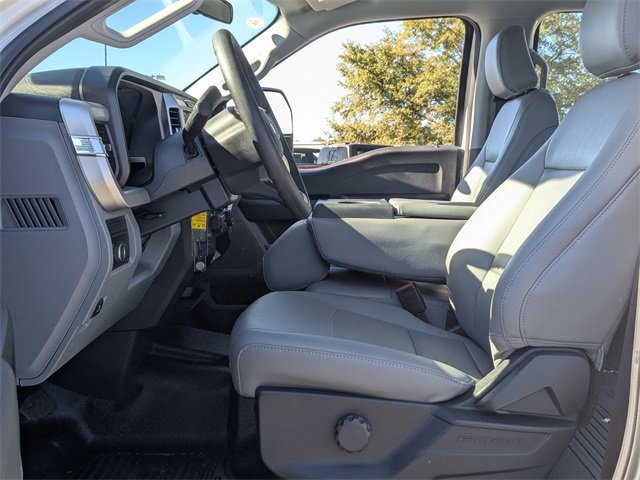 New 2026 Ford F350 4x4 Crew Cab DRW Super Duty image 17