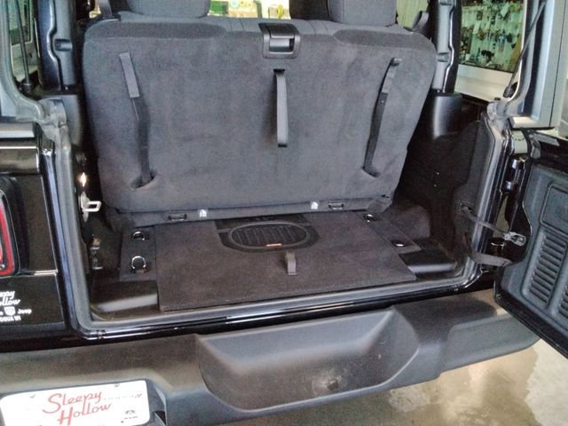 Used 2023 Jeep Wrangler Willys image 11