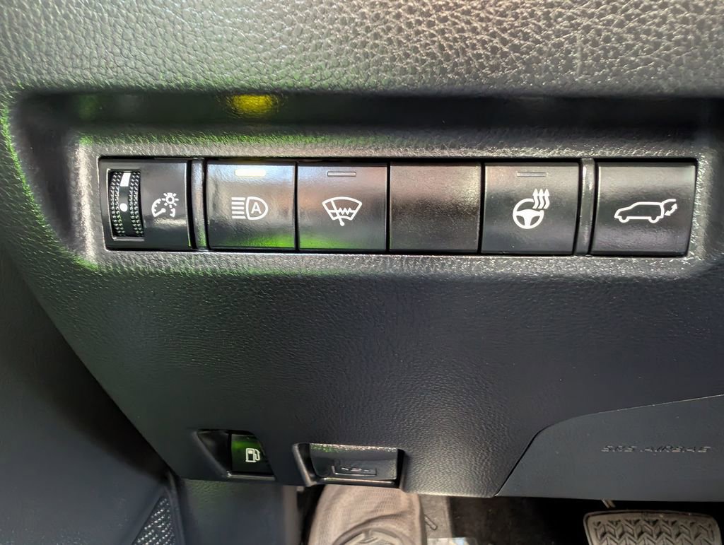 Used 2021 Toyota RAV4 XLE w/ Convenience Package AWD/4WD image 23