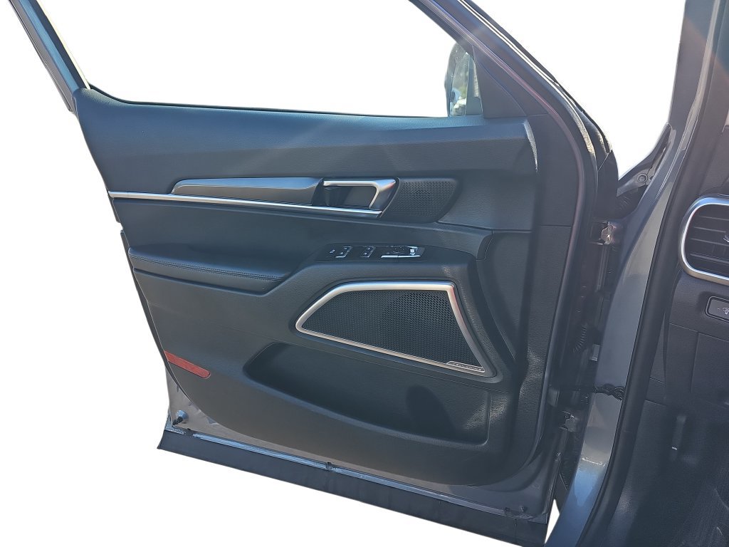 Used 2025 Kia Telluride S FWD image 26