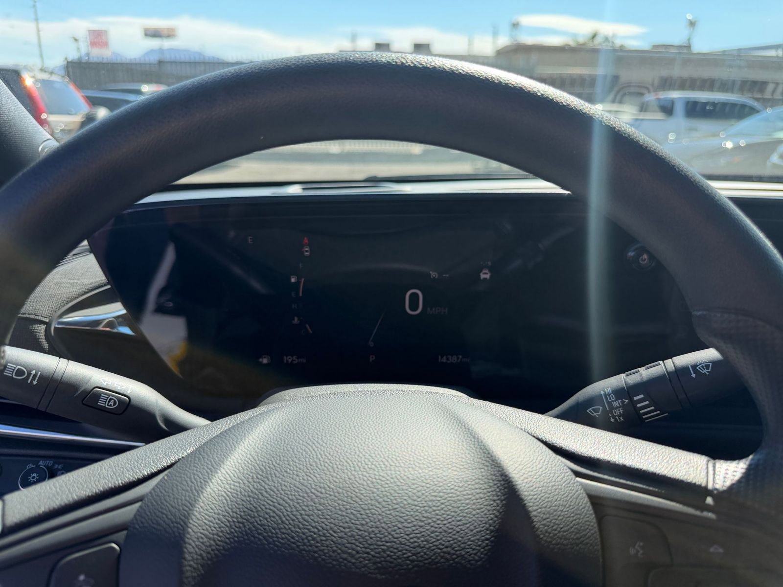 Used 2025 Buick Envista Preferred image 39