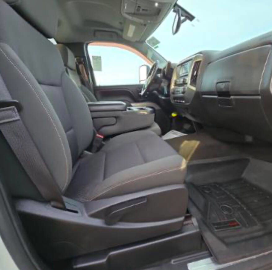 Used 2015 Chevrolet Silverado 3500 LT w/ LT Convenience Package image 19