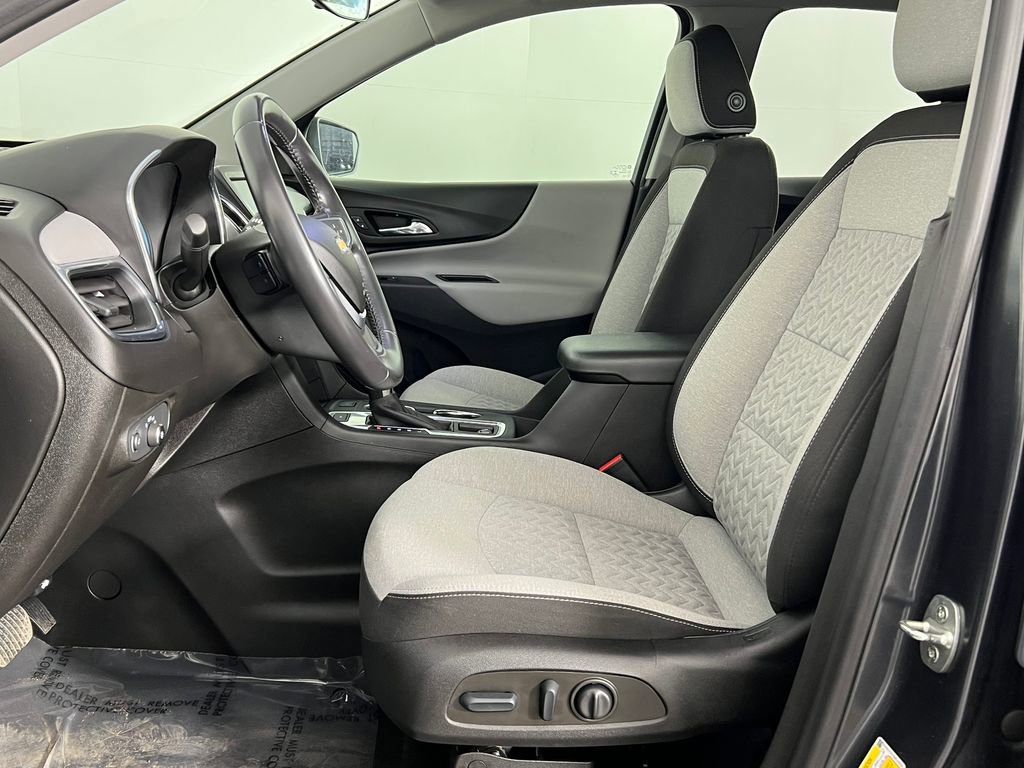 Used 2022 Chevrolet Equinox LT w/ Driver Convenience Package image 10