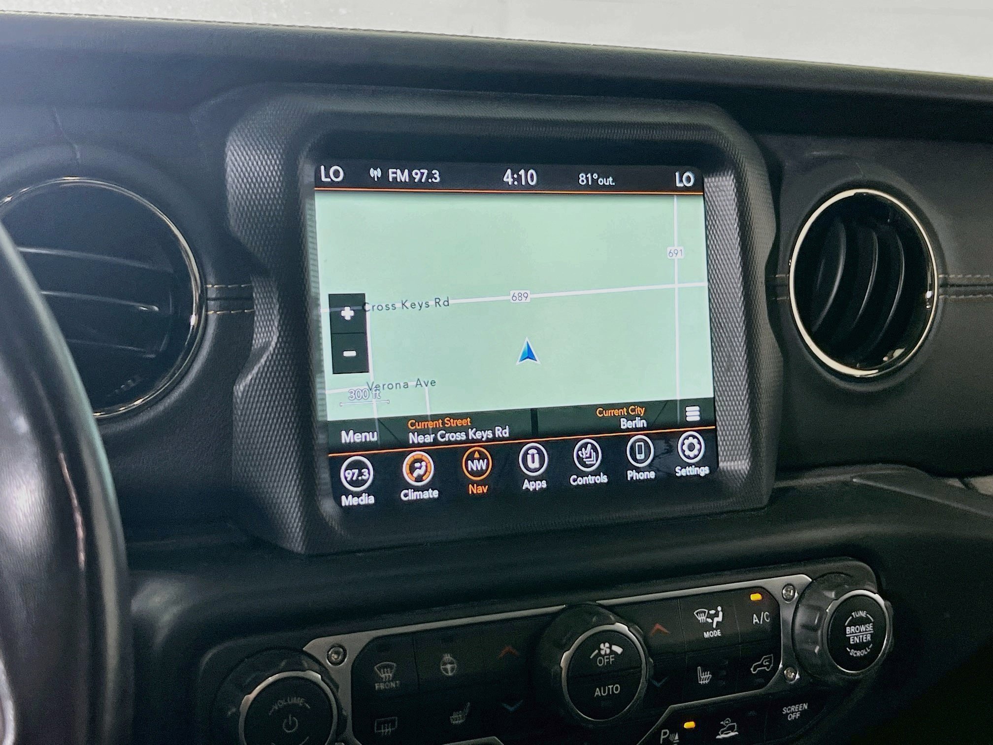 Used 2022 Jeep Gladiator Overland AWD/4WD image 13