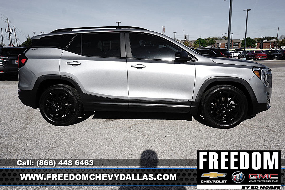 Used 2024 GMC Terrain SLE w/ Driver Convenience Package image 41