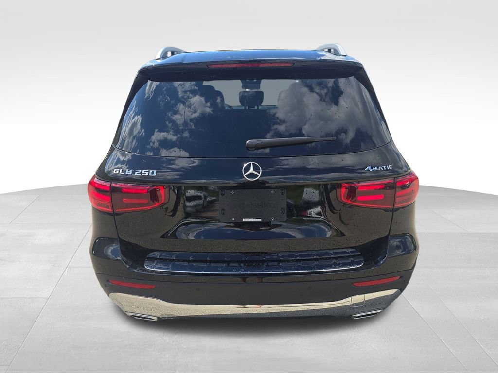 New 2026 Mercedes-Benz GLB 250 4MATIC image 4