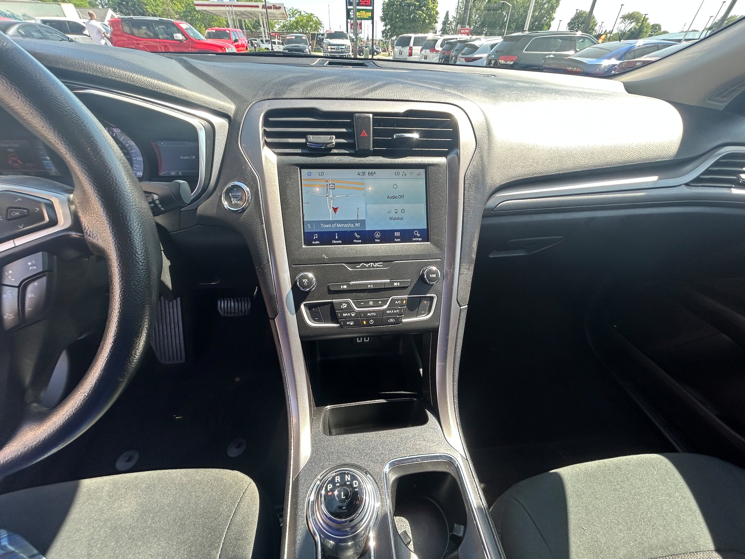 Used 2020 Ford Fusion SE FWD image 8
