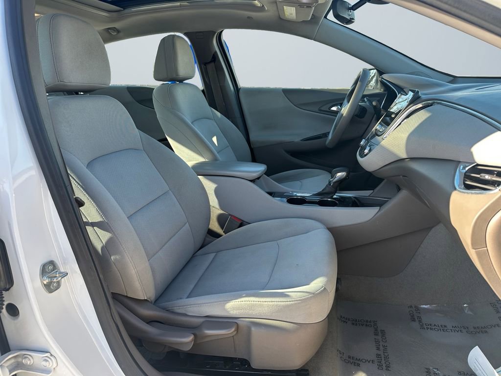Used 2021 Chevrolet Malibu LT image 15