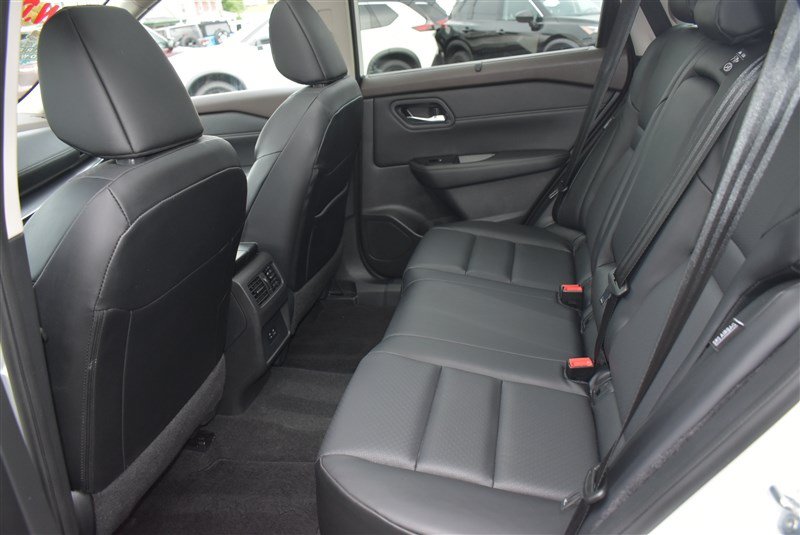 Used 2023 Nissan Rogue SV w/ SV Premium B Package AWD/4WD image 22