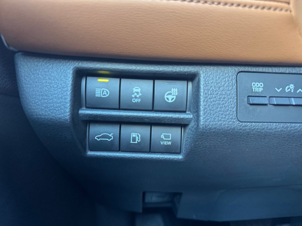 Used 2020 Toyota Avalon Limited w/ Advanced Safety Package FWD image 21