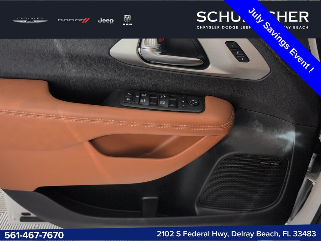 New 2025 Chrysler Pacifica Pinnacle w/ Trailer Tow Group AWD/4WD image 14