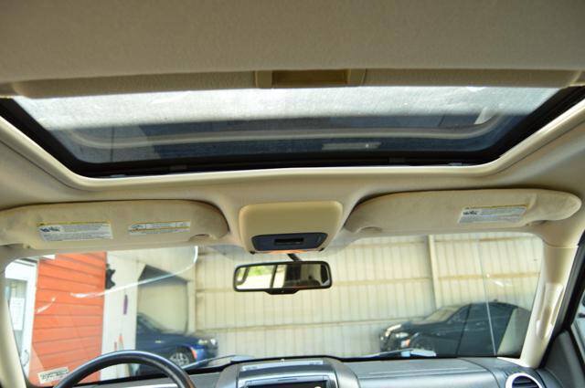 Used 2010 Ford Explorer Sport Trac XLT AWD/4WD image 26