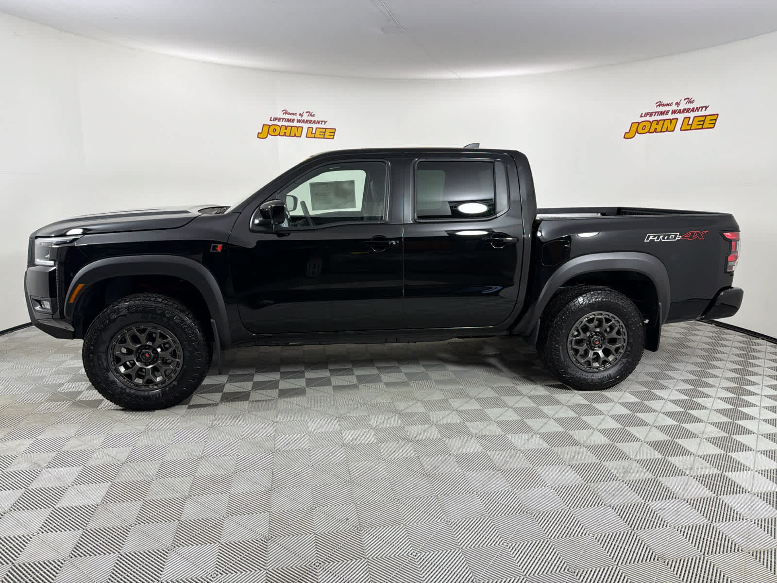 New 2026 Nissan Frontier PRO-4X w/ Pro Premium Package AWD/4WD image 2