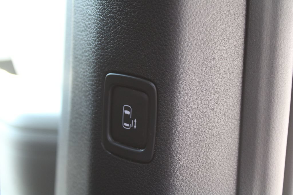 Certified 2024 Kia Carnival LX FWD image 19