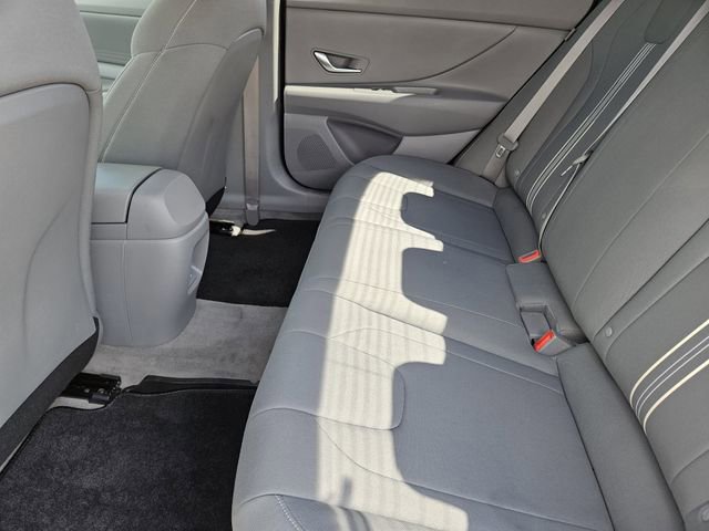 Used 2024 Hyundai Elantra SEL image 28
