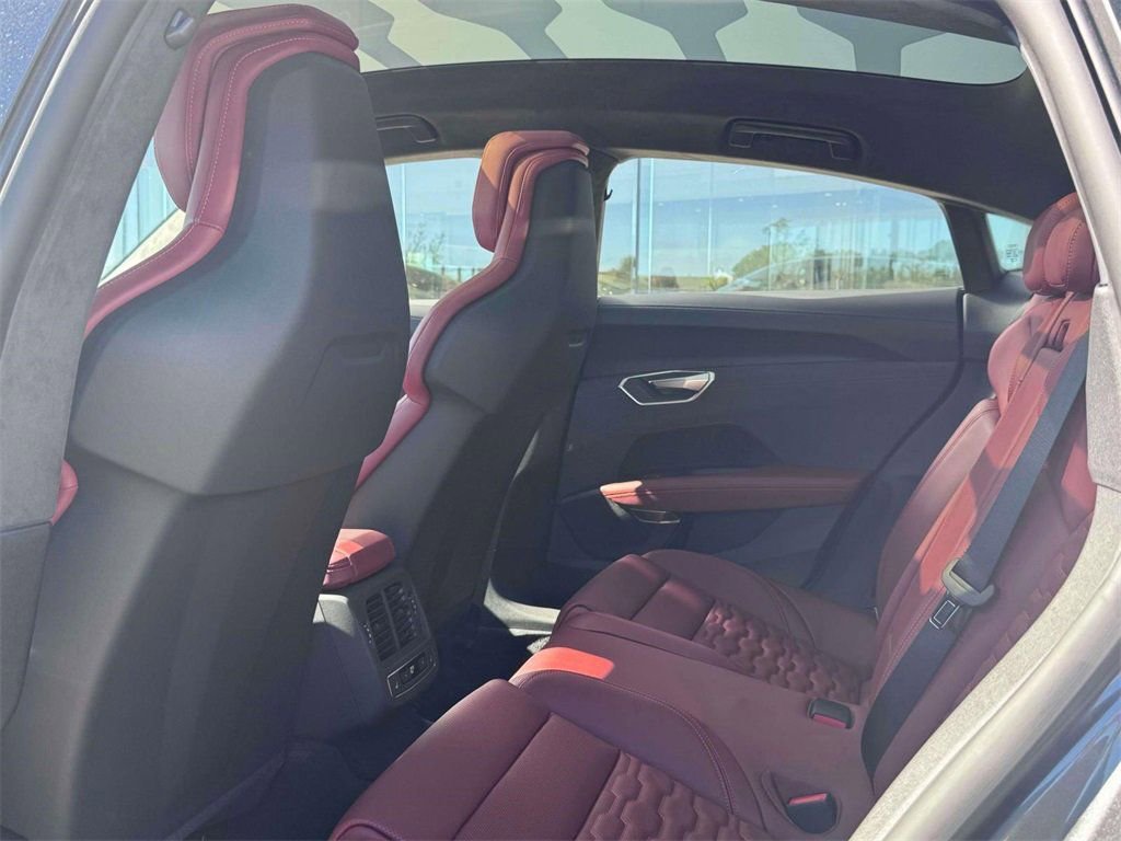 New 2026 Audi S e-tron GT Prestige image 18