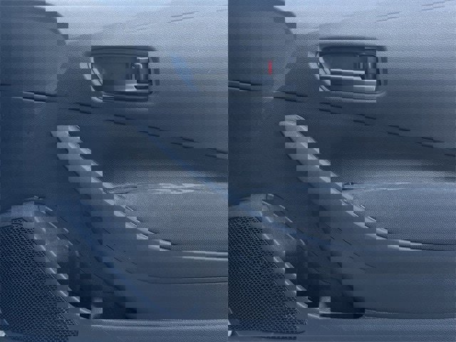 Used 2025 Toyota Corolla LE image 27