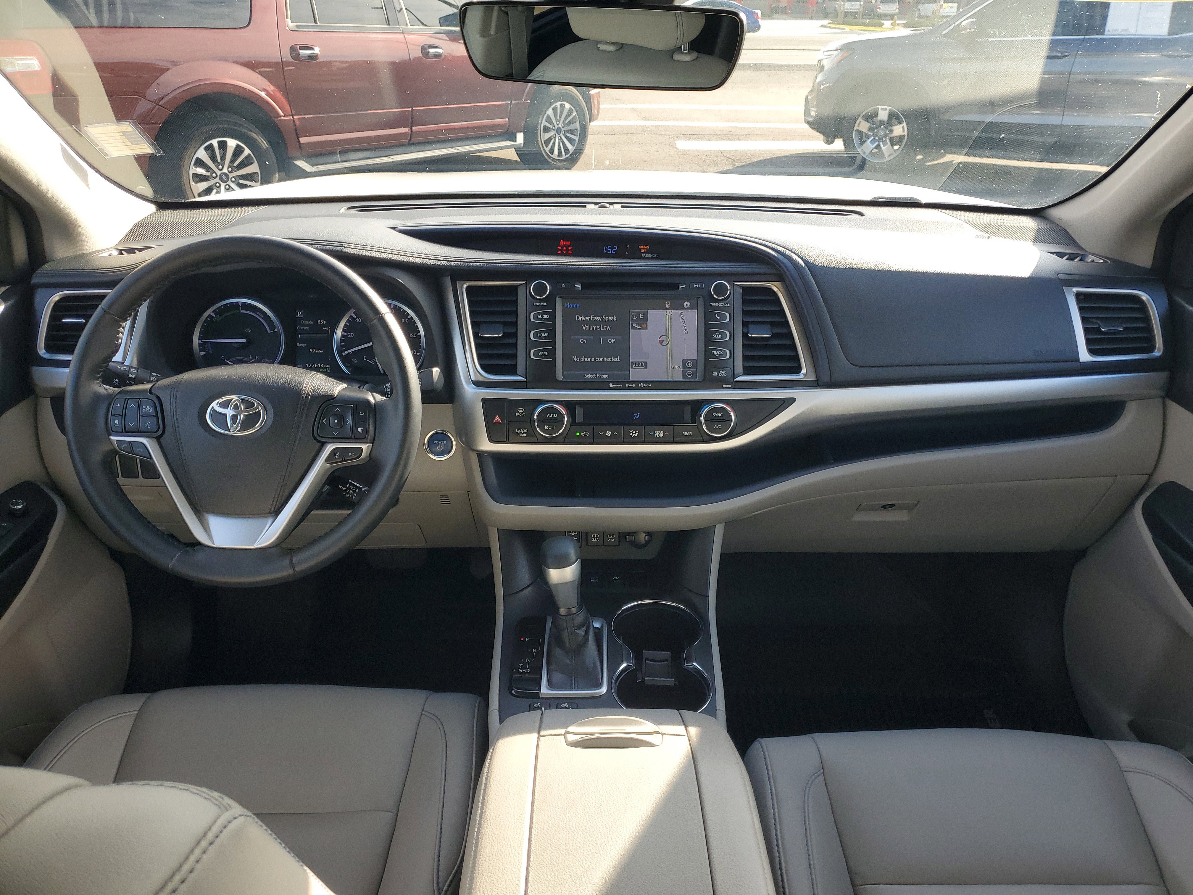 Used 2019 Toyota Highlander XLE image 18