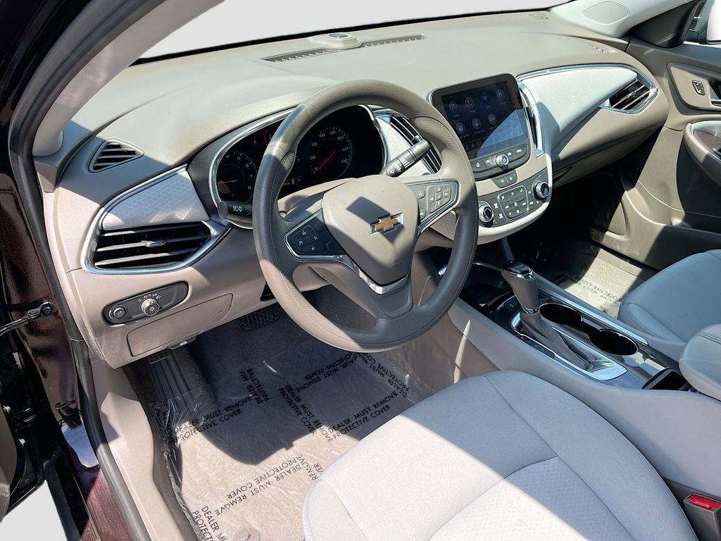 Used 2020 Chevrolet Malibu LT FWD image 16