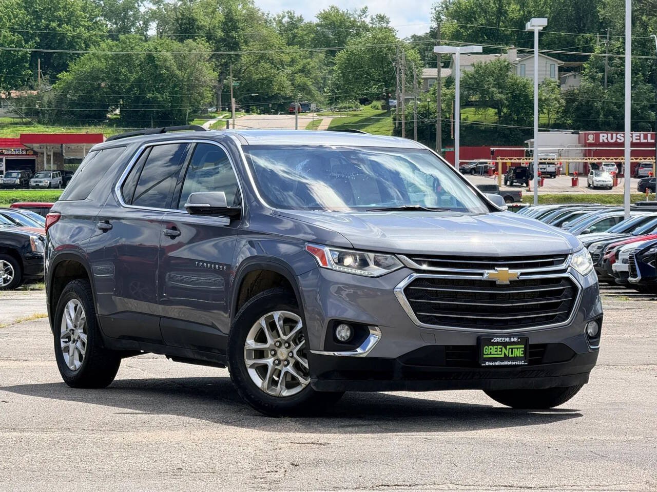 Used 2020 Chevrolet Traverse LT w/ Driver Confidence II Package AWD/4WD image 1