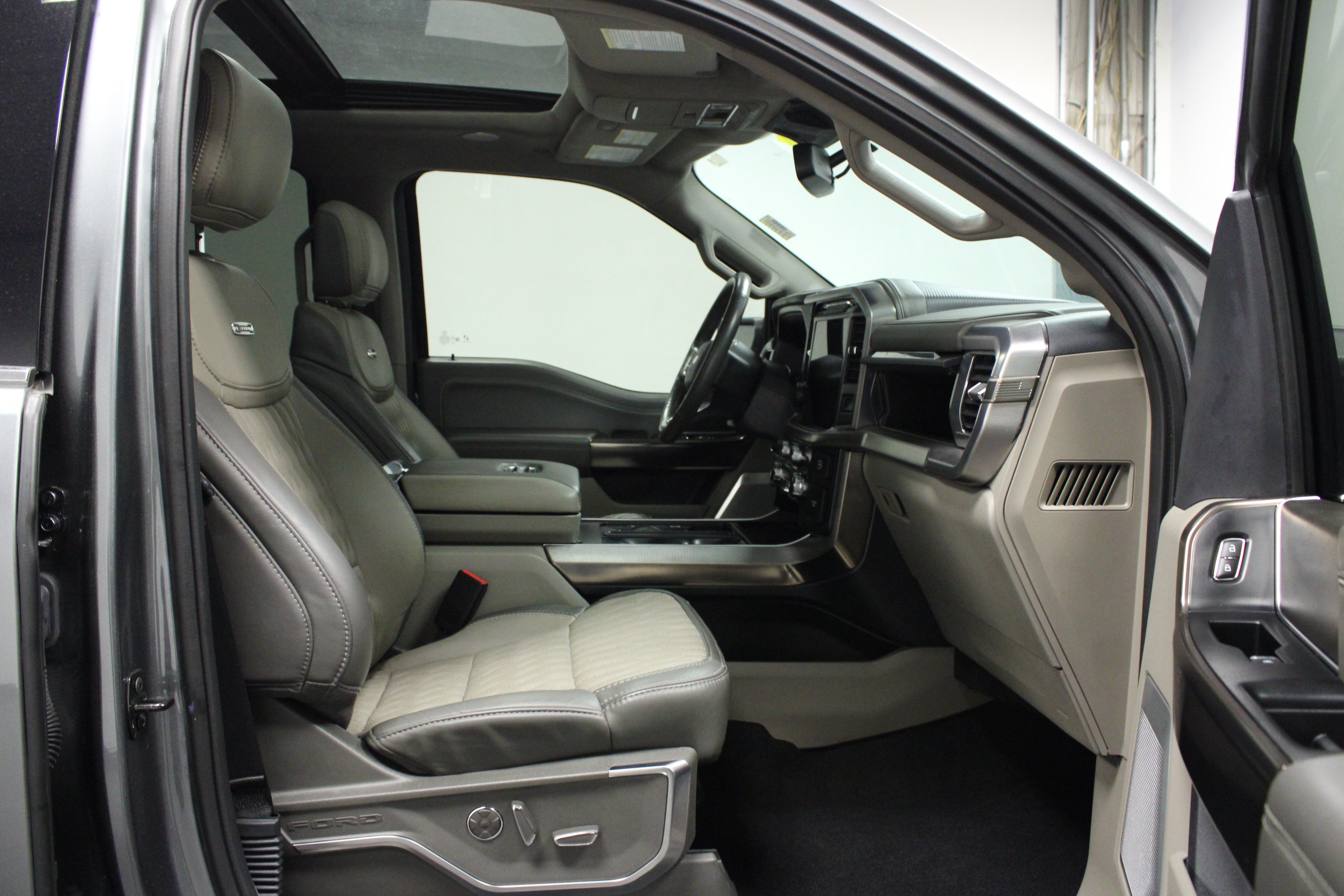 Used 2024 Ford F150 Platinum w/ Equipment Group 703A Plus AWD/4WD image 17